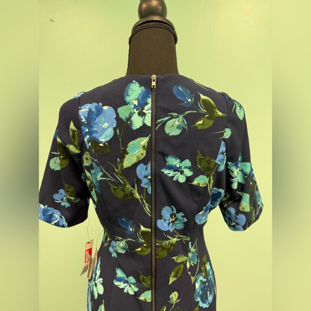 Maggy London floral print sheath dress in navy size 2 4 and 6. - Picture 4 of 5
